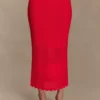 Madeline gebreide midi-rok met geschulpte rand – Rood Madeline gebreide midi-rok met geschulpte rand – Rood