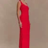 Madeline gebreide midi-rok met geschulpte rand – Rood Madeline gebreide midi-rok met geschulpte rand – Rood