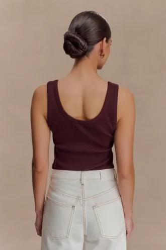 Maeva tanktop met ronde hals – Chocoladebruin
