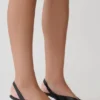 Mai Slingback-hak met bandje – Zwart Mai Slingback-hak met bandje – Zwart