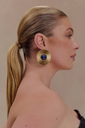 Maisie ronde oorbellen met edelsteen – goud Maisie ronde oorbellen met edelsteen – goud