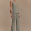 Malani gebreide top met details – Sage Malani gebreide top met details – Sage
