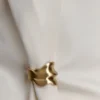 Marina haltertop met metalen details – ivoor Marina haltertop met metalen details – ivoor