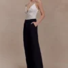 Maude crêpe broek met rechte pijpen – Zwart Maude crêpe broek met rechte pijpen – Zwart