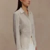 Millie katoenen overhemd met strik aan de achterkant – Beige krijtstreep Millie katoenen overhemd met strik aan de achterkant – Beige krijtstreep