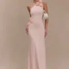 Paloma gebreide maxi-jurk met bloemen en één schouder – Babyroze Paloma gebreide maxi-jurk met bloemen en één schouder – Babyroze