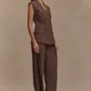 Penelope geplooide broek met hoge taille – Chocoladebruin Penelope geplooide broek met hoge taille – Chocoladebruin
