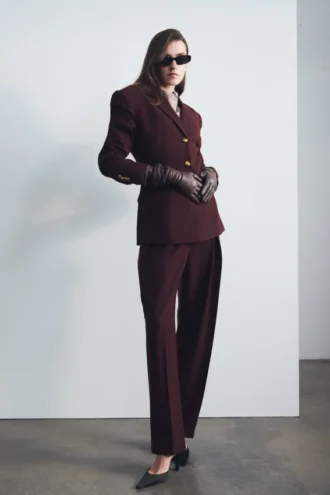 Penelope geplooide broek met hoge taille – Mahonie