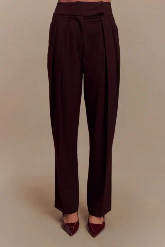 Penelope geplooide broek met hoge taille – Mahonie