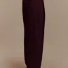 Penelope geplooide broek met hoge taille – Mahonie Penelope geplooide broek met hoge taille – Mahonie