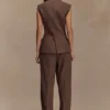 Penelope mouwloze blazer – Chocoladebruin Penelope mouwloze blazer – Chocoladebruin