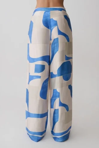 Rachel satijnen broek met rechte pijpen – Blauwe geometrische tegelprint