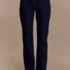 Remington V-hals jeans met rechte pijpen – Indigo Blue Remington V-hals jeans met rechte pijpen – Indigo Blue