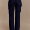 Remington V-hals jeans met rechte pijpen – Indigo Blue Remington V-hals jeans met rechte pijpen – Indigo Blue