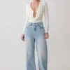 Sebastian straight leg Denim jeans met gerafelde zoom – gewassen lichtblauw Sebastian straight leg Denim jeans met gerafelde zoom – gewassen lichtblauw