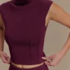 Romaine top met hoge halslijn van bandage-breisel – Wijnrood Romaine top met hoge halslijn van bandage-breisel – Wijnrood