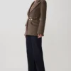Romy gestructureerde blazer met hardware – visgraat Romy gestructureerde blazer met hardware – visgraat