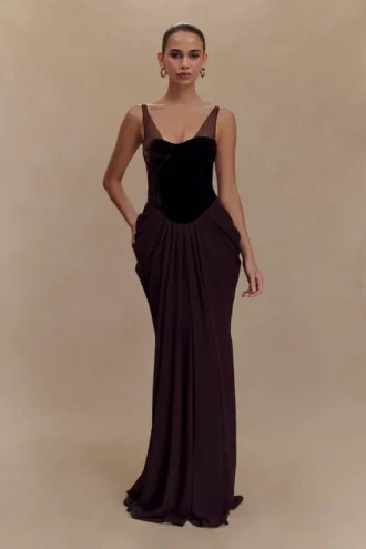 Roxanne fluwelen corset maxi-jurk – cacaobruin