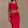 Samira gebreide haltertop met gedraaide pas – Rood Samira gebreide haltertop met gedraaide pas – Rood