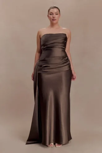 Sarah strapless maxi-jurk met strik in de taille – mokka