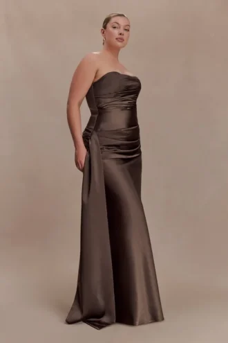 Sarah strapless maxi-jurk met strik in de taille – mokka