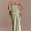 Sarah strapless maxi-jurk met strik in de taille – salie Sarah strapless maxi-jurk met strik in de taille – salie