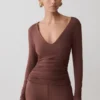 Sari modale top met lange mouwen – Chocoladebruin Sari modale top met lange mouwen – Chocoladebruin