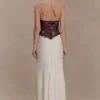 Sascha kanten en satijnen halter maxi-jurk – ivoor/chocoladebruin