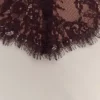 Sascha kanten en satijnen halter maxi-jurk – ivoor/chocoladebruin