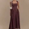 Sharon midi-jurk van scuba-jersey – Cacaobruin Sharon midi-jurk van scuba-jersey – Cacaobruin