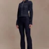 Shelly Flared Denim Jeans – Gewassen Indigo Blauw Shelly Flared Denim Jeans – Gewassen Indigo Blauw