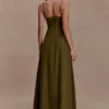 Sofie linnen maxi-jurk met plooitjes – kaki Sofie linnen maxi-jurk met plooitjes – kaki