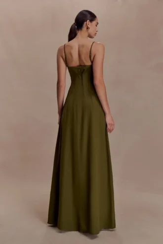 Sofie linnen maxi-jurk met plooitjes – kaki