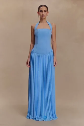 Stacie geplooide halter maxi-jurk – felblauw
