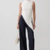 Suong top met hoge hals en plooien – Wit Suong top met hoge hals en plooien – Wit
