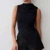 Suong top met hoge hals en plooien – Zwart Suong top met hoge hals en plooien – Zwart