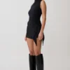 Suong top met hoge hals en plooien – Zwart Suong top met hoge hals en plooien – Zwart