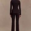Suzie geribde uitlopende broek – Chocolade Suzie geribde uitlopende broek – Chocolade