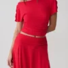 Talise modaal top met volant en korte mouwen – Rood Talise modaal top met volant en korte mouwen – Rood