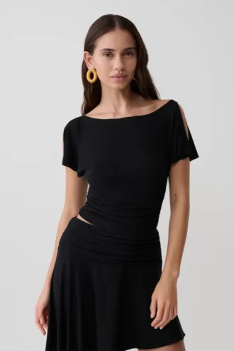 Talise modaal top met volants en korte mouwen – Zwart