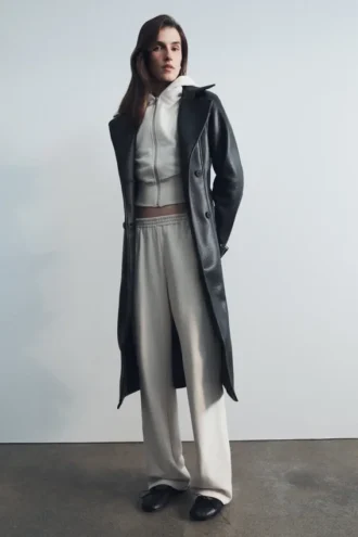 Tarah trenchcoat van imitatieleer – Zwart