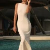 Tarna mouwloze slinky maxi-jurk – ivoorkleurig Tarna mouwloze slinky maxi-jurk – ivoorkleurig