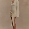Taron gebreide mini-jurk met sjaal – Crème Taron gebreide mini-jurk met sjaal – Crème