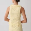 Tessa broderie mouwloze top met strik aan de voorkant – Lemon Tessa broderie mouwloze top met strik aan de voorkant – Lemon