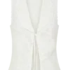 Tessa Broderie mouwloze top met strik aan de voorkant – Wit Tessa Broderie mouwloze top met strik aan de voorkant – Wit