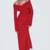 Therese off-shoulder maxi-jurk met ruches – Rood Therese off-shoulder maxi-jurk met ruches – Rood