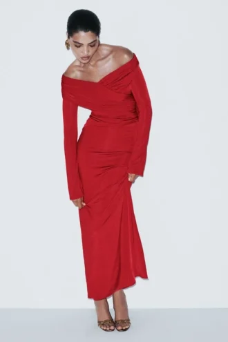 Therese off-shoulder maxi-jurk met ruches – Rood