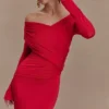 Therese off-shoulder maxi-jurk met ruches – Rood Therese off-shoulder maxi-jurk met ruches – Rood