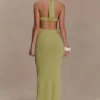 Theresea haltertop maxi-jurk van gebreid materiaal – Licht olijfgroen Theresea haltertop maxi-jurk van gebreid materiaal – Licht olijfgroen