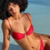 Tyler-bikinitop met metalen details – Rood Tyler-bikinitop met metalen details – Rood